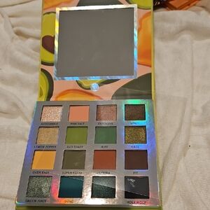 BH Cosmetics Bold Eyeshadow Palette with Mirror